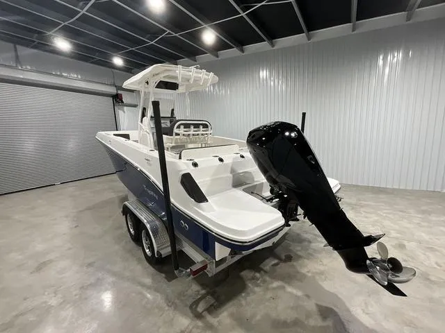 Slide: The Image of Bayliner Trophy T24CC 2024 - 5