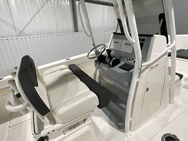 Slide: The Image of Bayliner Trophy T24CC 2024 - 8