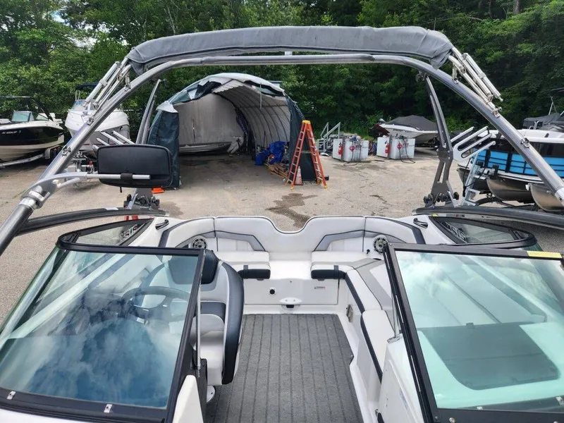 Slide: The Image of Yamaha 212X 2015 - 19