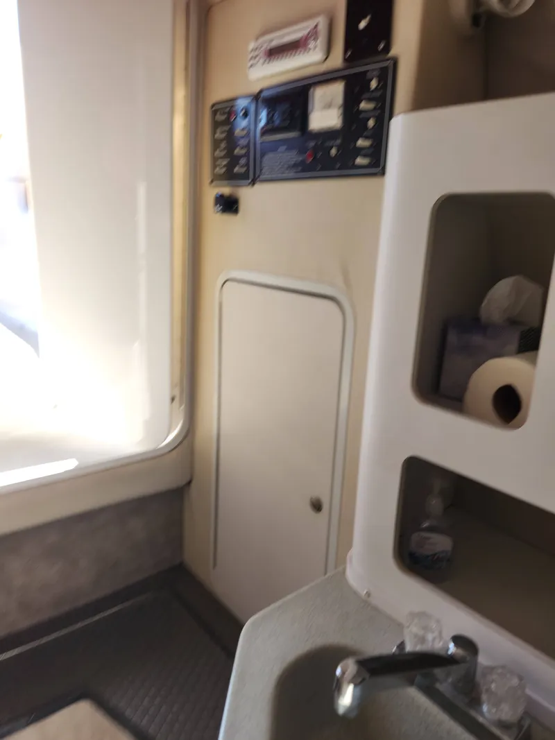 Slide: The Image of Crownline Boats 268 CR7.4 L 1998 - 6