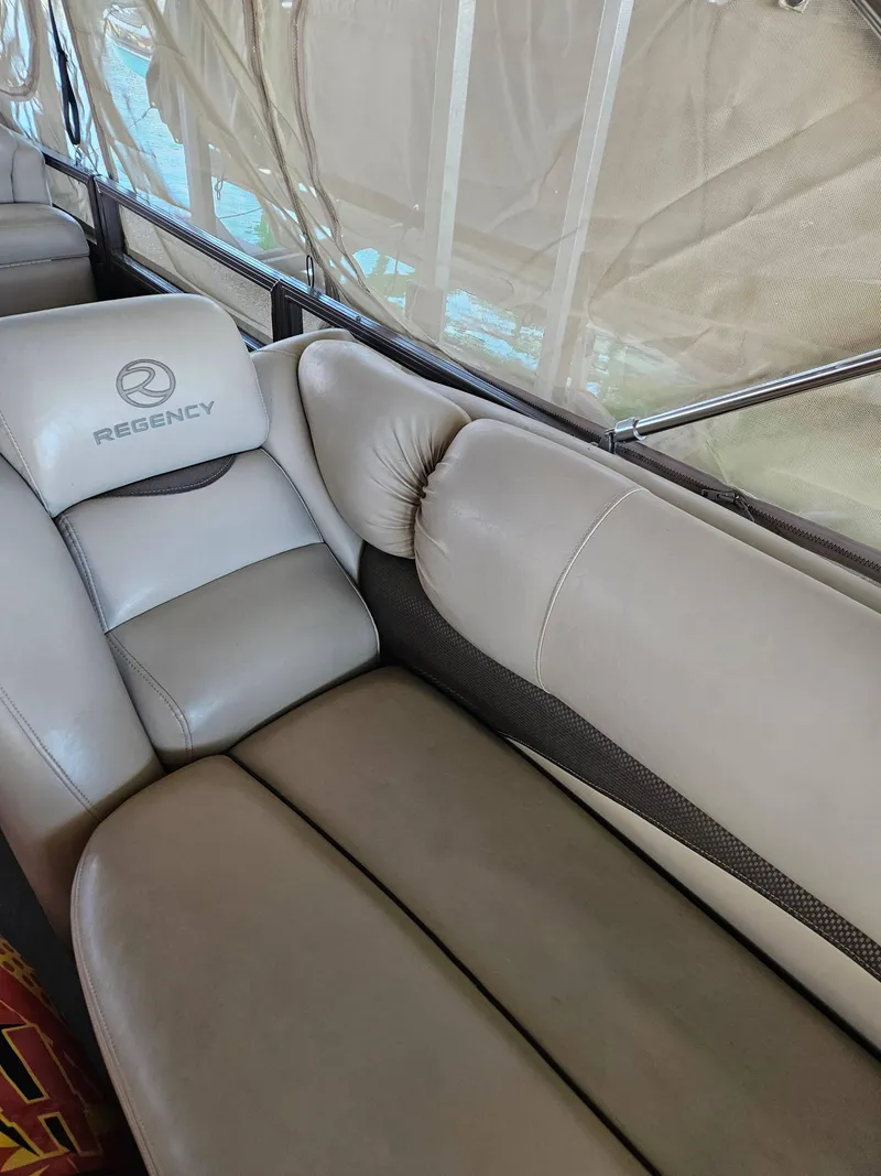 Slide: The Image of Regency 254 LE3 2016 - 6