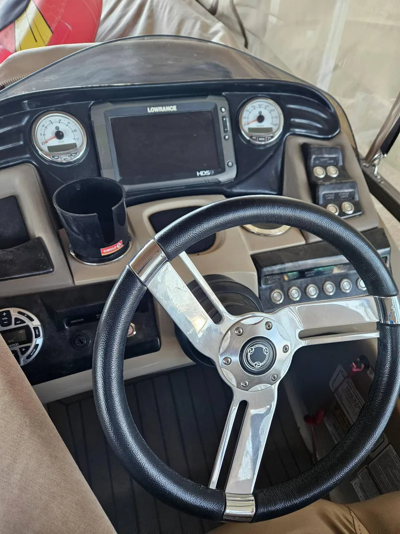 Slide: The Image of Regency 254 LE3 2016 - 7