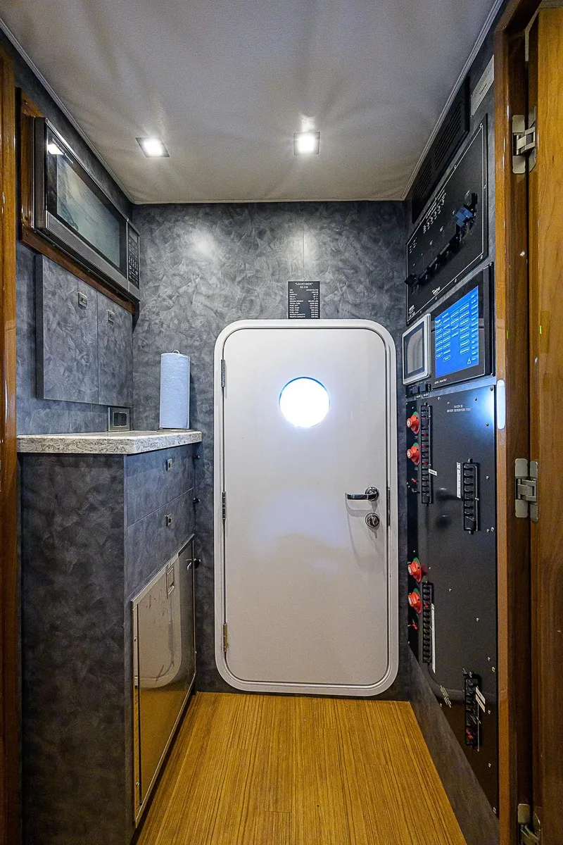 Slide: The Image of Viking 92 Sky Bridge 2018 - 94