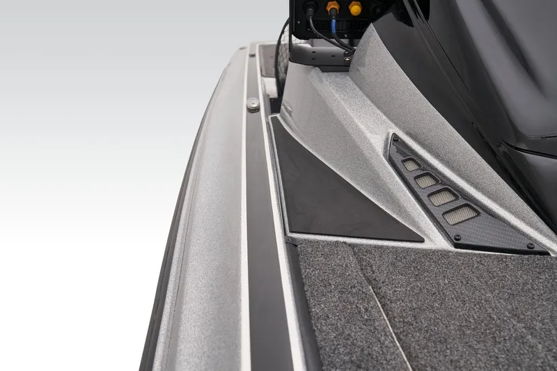 Slide: The Image of Triton 21XP Patriot 2024 - 40