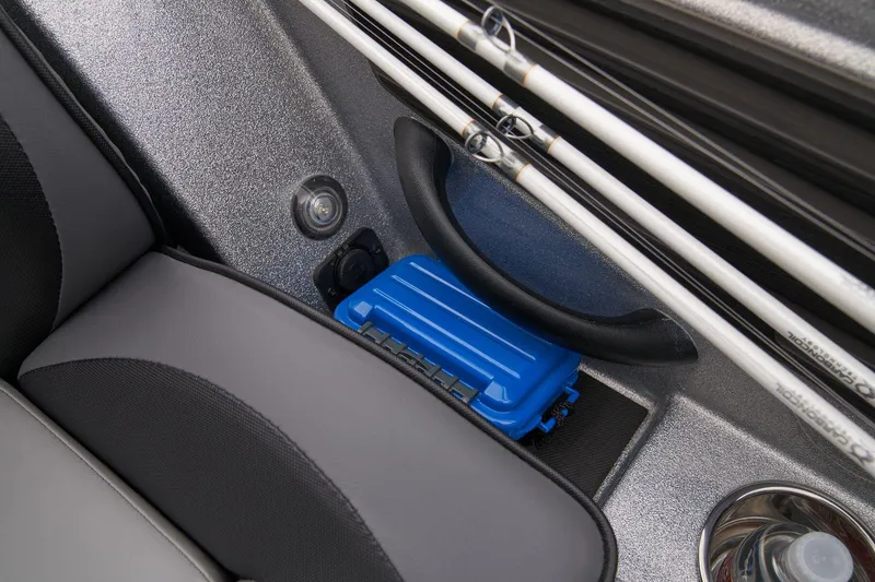 Slide: The Image of Triton 21XP Patriot 2024 - 78