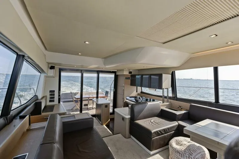 Slide: The Image of Salon - 4