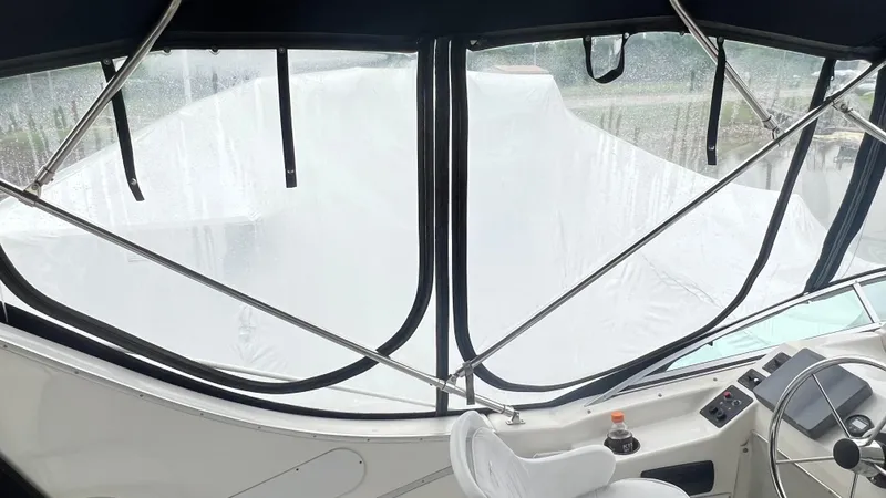 Slide: The Image of Bayliner 3988 Motoryacht 1999 - 50