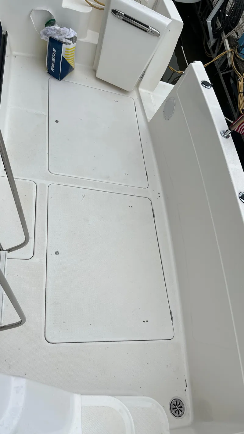 Slide: The Image of Bayliner 3988 Motoryacht 1999 - 55