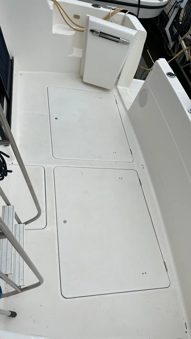 Slide: The Image of Bayliner 3988 Motoryacht 1999 - 56