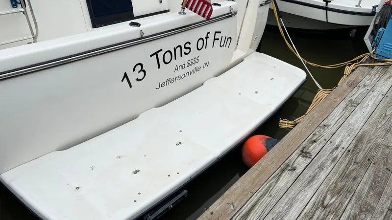 Slide: The Image of Bayliner 3988 Motoryacht 1999 - 74