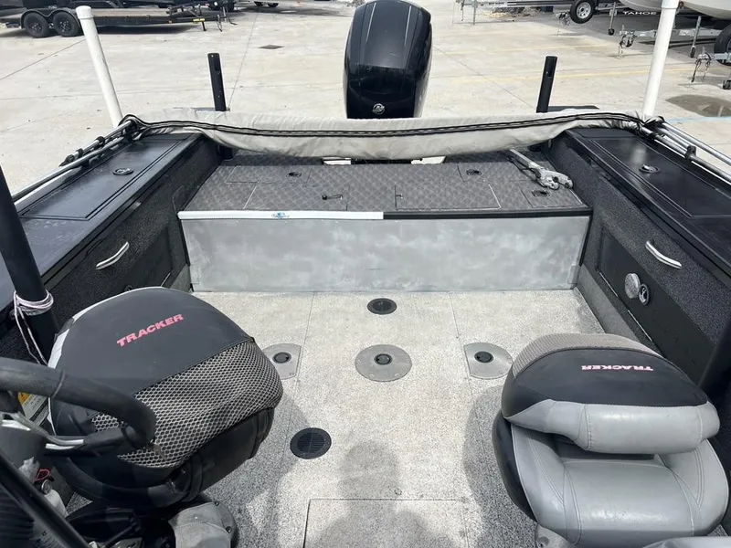 Slide: The Image of Tracker Targa V18 2012 - 7