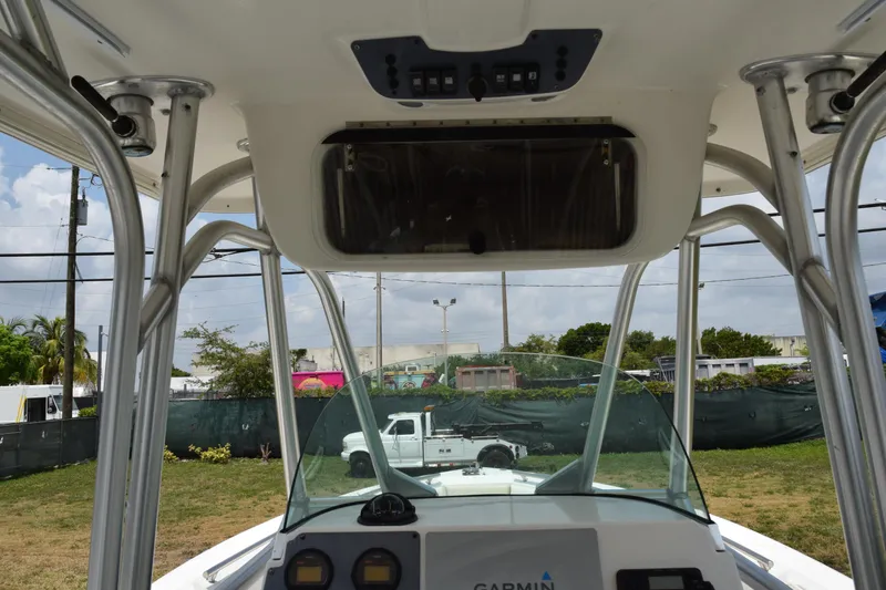 Slide: The Image of 2006 Robalo R260 Center Console boat interior with Garmin navigation system. - 26
