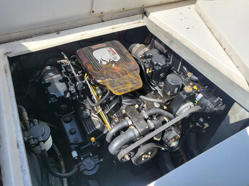 Slide: The Image of Engine compartment of a 1993 Sea Ray Laguna 29 Walkaround boat. - 6