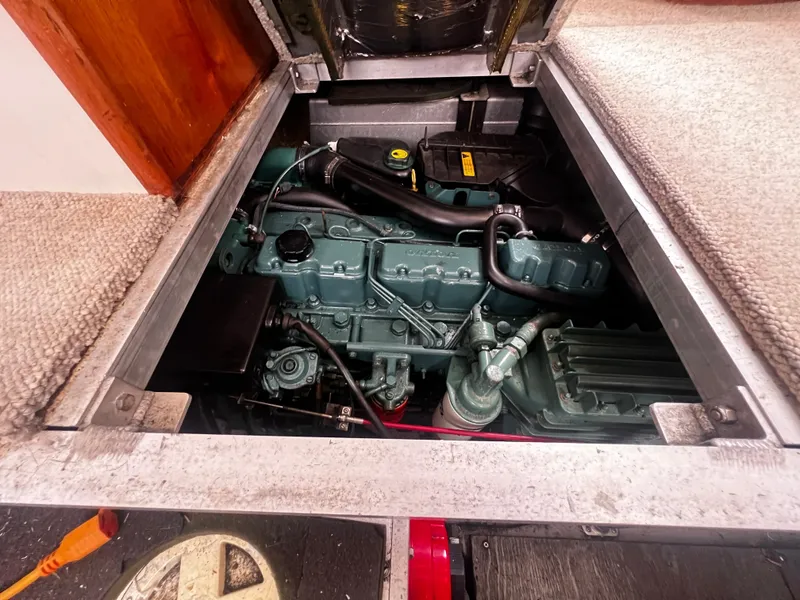 Slide: The Image of Carver 350 Aft Cabin 1993 - 54