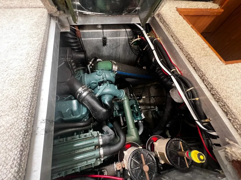 Slide: The Image of Carver 350 Aft Cabin 1993 - 55