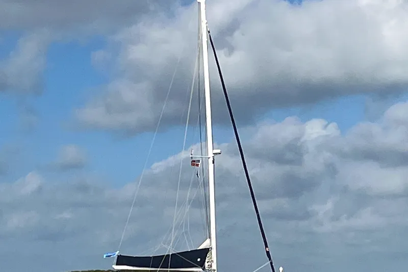 Slide: The Image of Sailboat under cloudy sky, Fusion 40 model, 2009. - 8