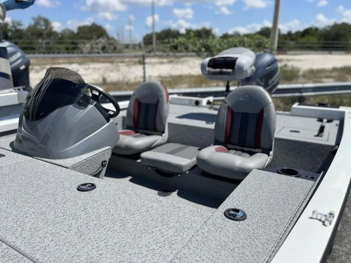 Slide: The Image of 2022 G3 Sportsman 1610 fishing boat with dual seats and steering console. - 10