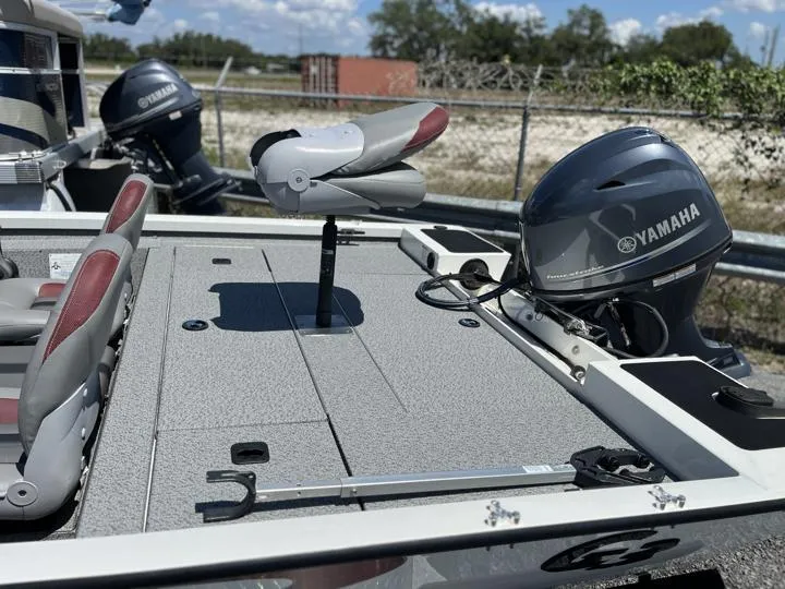 Slide: The Image of 2022 G3 Sportsman 1610 boat with Yamaha outboard motor and fishing seat. - 11