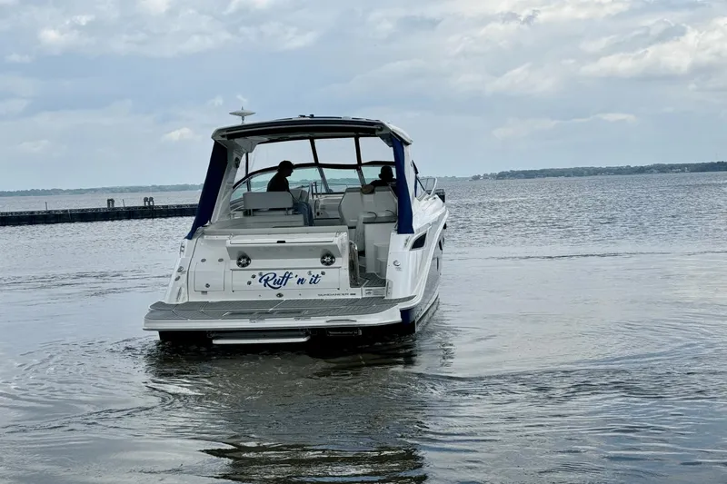 Slide: The Image of Sea Ray Sundancer 350 2021 - 2