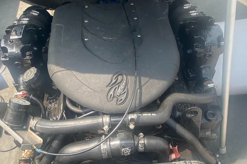 Slide: The Image of 2005 Calabria Cal-Air boat engine in close-up view. - 20