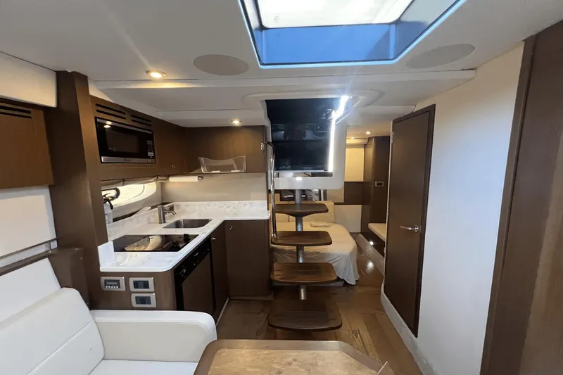 Slide: The Image of Sea Ray 350 Coupe 2018 - 20