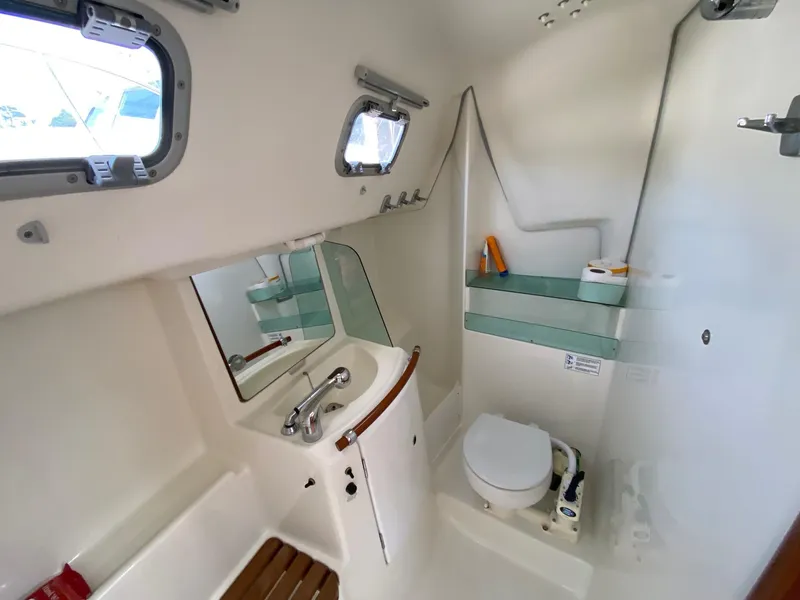 Slide: The Image of 2006 Beneteau 323 - Tuesday - 34