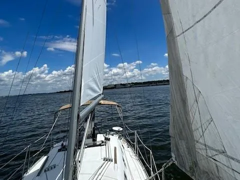 Slide: The Image of 2006 Beneteau 323 - Tuesday - 5