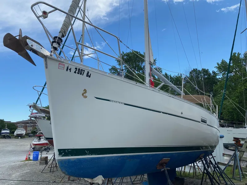Slide: The Image of 2006 Beneteau 323 - Tuesday - 7