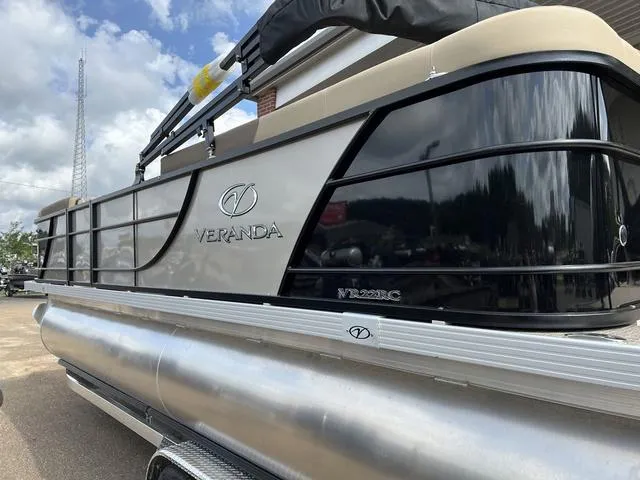 Slide: The Image of Veranda VR22RC Luxury Tri-Toon 2024 - 11