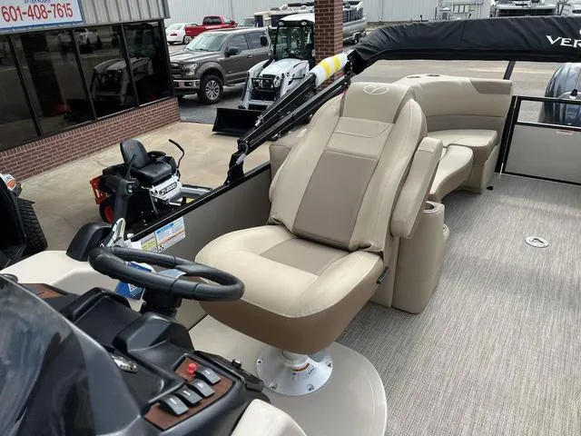 Slide: The Image of Veranda VR22RC Luxury Tri-Toon 2024 - 17