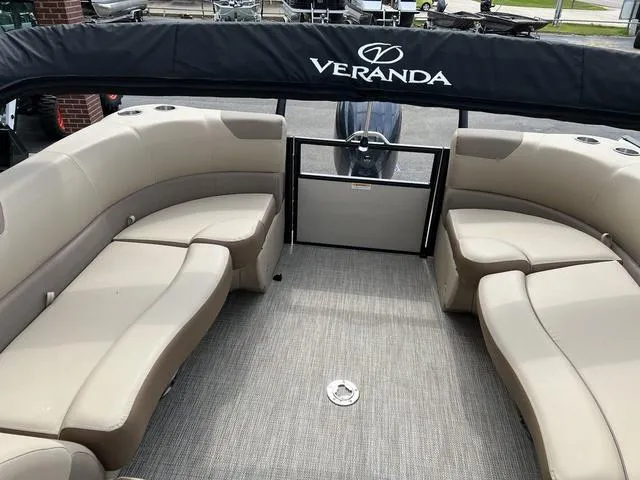 Slide: The Image of Veranda VR22RC Luxury Tri-Toon 2024 - 18