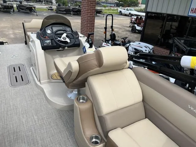 Slide: The Image of Veranda VR22RC Luxury Tri-Toon 2024 - 20