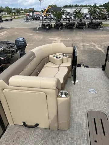 Slide: The Image of Veranda VR22RC Luxury Tri-Toon 2024 - 23