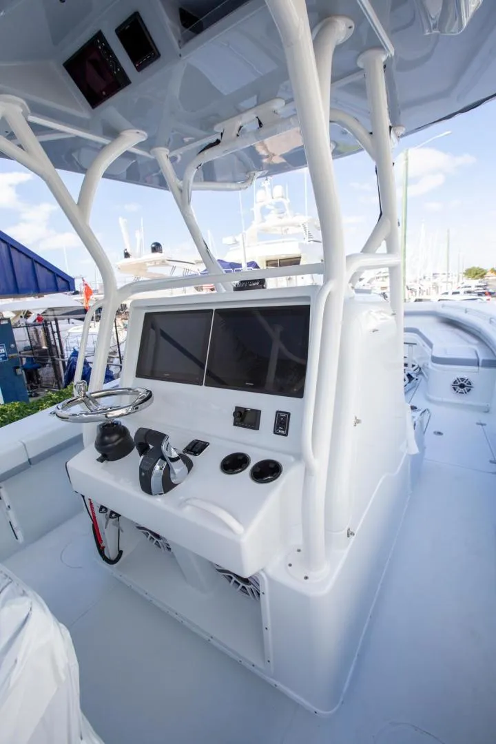 Slide: The Image of Yellowfin 32 2025 - 8