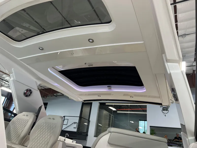 Slide: The Image of Sea Ray SLX 400 2024 - 53