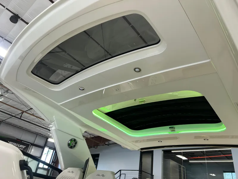 Slide: The Image of Sea Ray SLX 400 2024 - 54