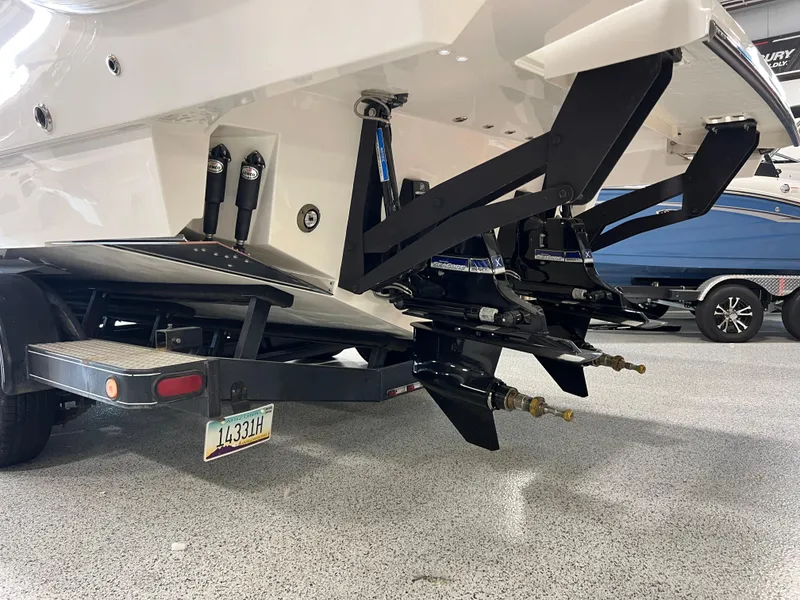 Slide: The Image of Sea Ray SLX 400 2024 - 59