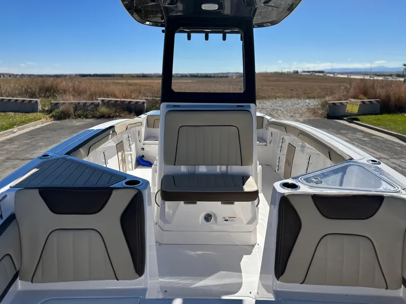 Slide: The Image of 2024 YAMAHA 255 FSH SPORT E - 10