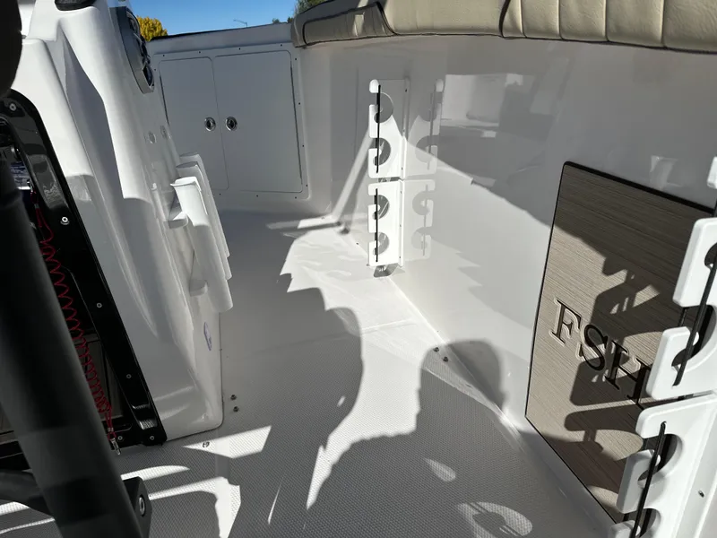 Slide: The Image of 2024 YAMAHA 255 FSH SPORT E - 18