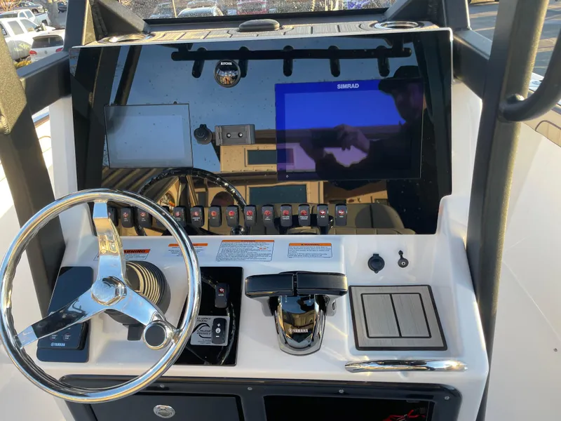 Slide: The Image of 2024 YAMAHA 255 FSH SPORT E - 7