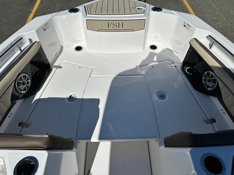 Slide: The Image of 2024 YAMAHA 255 FSH SPORT E - 9