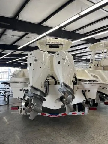 Slide: The Image of Boston Whaler 280 Dauntless 2024 - 3
