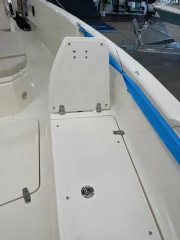 Slide: The Image of Boston Whaler 280 Dauntless 2024 - 6