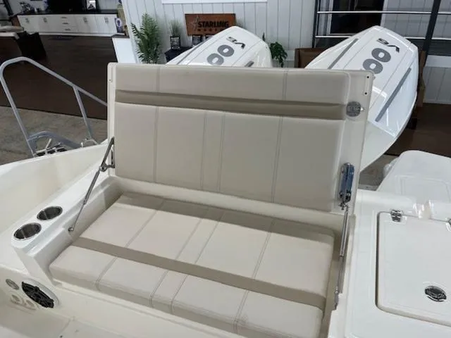 Slide: The Image of Boston Whaler 280 Dauntless 2024 - 7