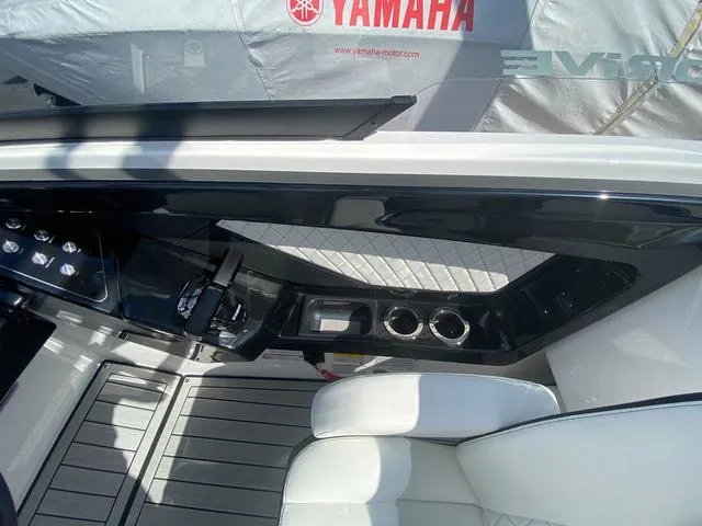 Slide: The Image of Yamaha 252SD 2024 - 16