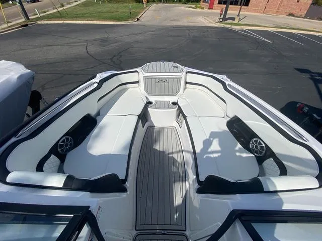 Slide: The Image of Yamaha 252SD 2024 - 22