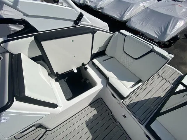 Slide: The Image of Yamaha 252SD 2024 - 8