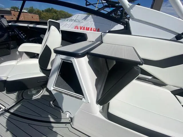 Slide: The Image of Yamaha 252SD 2024 - 9