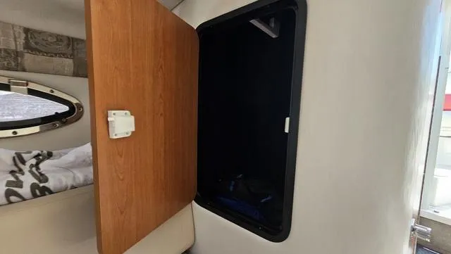 Slide: The Image of Crownline Boats 260 CR 2010 - 21