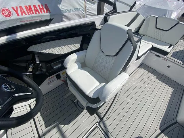 Slide: The Image of Yamaha 252SD 2024 - 14